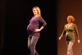 Ze groeide er op en met haar zus en nichtjes speelde ze televisieseries na in de tuin: Maaike Cafmeyer Hoogzwanger Op Catwalk Het Nieuwsblad Mobile