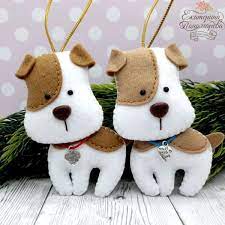 talismany 2018 goda felteddog novogodnie ukrasheniya iz vojloka fetr vykrojki dlya izdelij iz vojloka