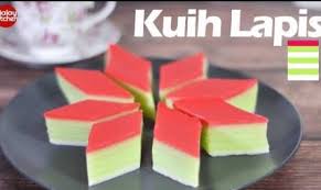 1 cawan tepung gandum 2 biji telur 3 helai daun pandan 1 1/2 cawan santan 1 1/2 sdt garam 2 sdm minyak masak beberapa titis pewarna hijau (jika perlu). Kuih Ketayap Inti Kelapa Tanpa Telur Sukatan Cawan Malay Kitchen