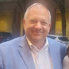 What are the best Tuesday or Thursday happy hours in Staunton?