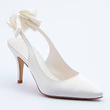 Non dimenticate di portare con voi un campione della stoffa dell'abito per trovare la nuance giusta. Ù…Ø­Ø¨ÙˆØ¨ ÙÙŠ Ø¬Ù…ÙŠØ¹ Ø£Ù†Ø­Ø§Ø¡ Ø§Ù„Ø¹Ø§Ù„Ù… Ù…ÙŠÙˆ Ù…ÙŠÙˆ Chanel Scarpe Sposa Centre Of Excellence Org