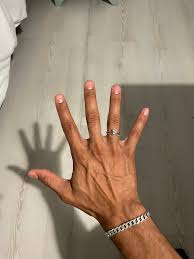 Hugo D Almonte on X: some hand porn t.coFNsRy2w8JI  X