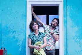 Ha esordito come attrice teatrale nel cinema dopo essersi diplomata all'accademia di il suo rapporto con suo marito è molto stabile nel corso degli anni e l'amore che avevano l'uno per l'altro è molto grande. La Parrucca Teatro Carcano