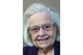 Cecily Flores's Instagram, Twitter & Facebook