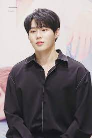 Participated in produce 101 season 2 (rank 11). Wanna One Ha Sung Woon Sungwoon Singing Viewers One