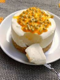 Tartelettes A La Mousse De Yaourt A La Vanille Coulis De Fruits De La Passion Et Orange Sur Fond Biscuite Recette Recette Dessert Gateaux Et Desserts