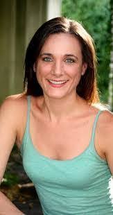 Amanda Resinger's Instagram, Twitter & Facebook