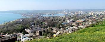 Центр города оказался под водой после тропического ливня, который всю ночь шел на как сообщает «керчь инфо», после ливня в городе оказались подтоплены 12 домов и больница. Kerch Vse O Kryme