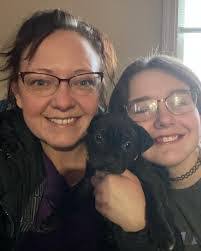 Amber Moten's Instagram, Twitter & Facebook