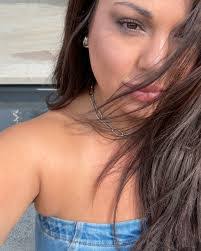 Stephanie Mallick's Instagram, Twitter & Facebook