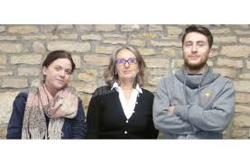 L'auxiliaire de vie sociale permet le maintien à domicile des personnes âgées ou handicapées. Revue De Presse Des Papillons Blancs De Beaune Mission Locale Beaune Un Forum Dedie A La Sante Au Secteur Social Et A L Aide A Domicile