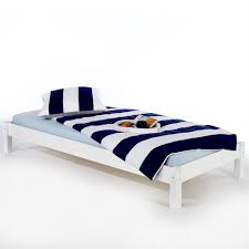 Der kauf einer neuen matratze, ist für den laien oft keine leichte entscheidung, weil es unterschiedliche matratzenarten gibt, die unterschiedliche liegeeigenschaften aufweisen. Futonbett Taifun 90x200cm Weiss Lackiert Real De