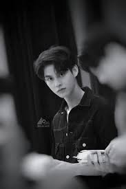 Gambar kapal layar putih perahu layar yang indah badan hitam perahu pelayaran cepat perahu layar yang indah badai dan ombak perahu png dan psd untuk muat turun percuma. Pin Oleh Polca Di Bright Vachirawit Gambar Orang Aktor Laki Laki Tampan