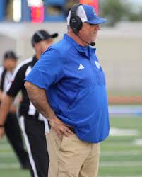 HSSMLive! Breaking News! Raymondville HS Head Football Coach Retires…  (Raymondville, Texas)-After 31-years in coaching and education,  Raymondville High School athletic director and head football coach, Frank  Cantu has retired. “It's time and
