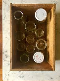 La marmellata di frutta è una tecnica di conservazione utilizzata dalla civiltà contadina per usufruire della frutta anche dopo la maturazione sugli alberi. Marmellata E Confettura Con La Frutta Di Stagione Tortellini Co