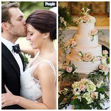 Singer Phillip Phillips And Hannah Blackwell Wedding Cake Wedding Hannah Blackwell Wedding Cakes