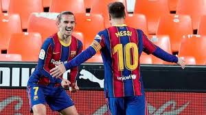 The area where lionel messi's house is located used to be a small undeveloped region but all thanks to various players of barcelona, including messi who have abodes there, it is now the most expensive and prestigious neighborhood in the area. Lionel Messi Invites Barcelona Teammates For Dinner Pics Go Viral Zee5 News