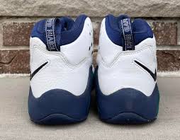 Nike Air Garnett White