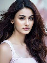 Are you want to know wich actress name in top 10 in bollywood, here is list top several indian actresses have gained a good reputation in the bollywood industry because of their poise dilwale is one of the blockbuster films which was released in 2015 and she delivered an impeccable performance. Indian Actress Name List With Pictures 2015