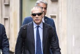 He has accepted a mandate to. Cottarelli Insulti In Rete Siamo A Manganelli E Olio Di Ricino Venerdi Saro A Povera Patria Dagospia