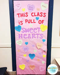 You'll find the cutest ideas for door decorating here. Valentine S Day Decor Valentine S Day Classroom Door Februar Valentines Classroom Decorations Valentines Classroom Door Valentines Door Decorations Classroom