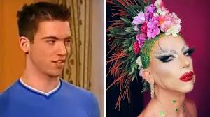 Κωνσταντίνου και Ελένης: Ο Φοίβος είναι σήμερα η drag queen «Mary Sunshine» 