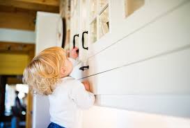 Herzlich willkommen bei den testberichten zum kindersicherung schrank test 2021. Iii Die 10 Besten Kindersicherungen Fur Den Schrank August 2021 Heimhelden