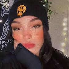 Kendra Sanford's Instagram, Twitter & Facebook