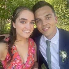 Allison Welling's Instagram, Twitter & Facebook