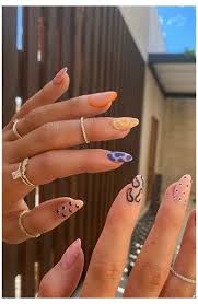And with regards to the celebs with the best nail artwork within the sport, kylie jenner, dua lipa and zendaya are on the tippy high of checklist. Kylie Jenner Put A Twist On The Negative Space Nail Art Trend With A Mismatched Manicure Kylie Jenner Nail Art Kyliejen Gel Nails Space Nails Summer Nails