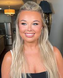 Wait, I don't think I've ever looked so good in my life!” I know that's  right. 🤭 Still fan girling over this @kendalkazeilmakeup x @selenamup x  @adrianamejiamakeup Nashville masterclass!