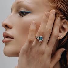 Curved Engagement Rings & Wedding Bands