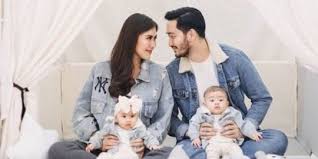 Maybe you would like to learn more about one of these? Foto Keluarga Di Rumah Ini 4 Potret Kompak Syahnaz Dan Jeje Bersama Buah Hati Merdeka Com