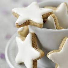 Biscuits De Noel En Forme D Etoiles Une Recette Fete Cuisine Recette Biscuit De Noel Biscuit De Noel Recette Biscuit