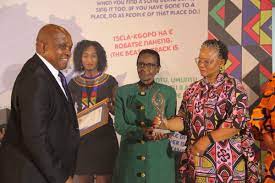 Jun 09, 2021 · south africa's president cyril ramaphosa has placed health minister dr zweli mkhize on special leave, replacing him with sa's tourism minister. Department Of Health On Twitter Deputy Minister Of Health Dr Joe Phaahla Presenting Dr Manyosi Lifetime Award To His Family At The Health Professions Council Of South Africa Conference Gala Dinner Https T Co Pkvkaxujgx