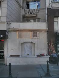 Istanbul Cagaloglu Ahmet Kethuda Cesmesi Kus Ve Evler
