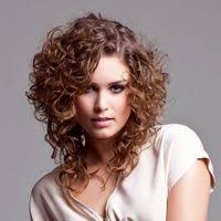 J 39 Ai Le Visage Rond Quelle Coiffure Dois Je Adopter Pascal Coste Shopping Coupe Cheveux Frises Coupe De Cheveux Cheveux