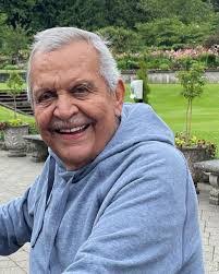 Manuel Olmos's Instagram, Twitter & Facebook