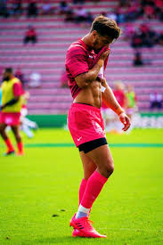 Born in 1999, romain ntamack is the son of former france star emile ntamack. Romain Ntamack On Tumblr