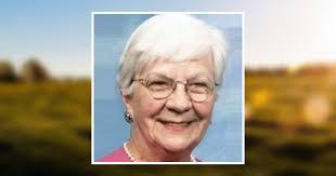 Eileen Mckenna's Instagram, Twitter & Facebook