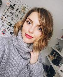 Essie Button Neck Length Hair Hair Color Cool Hairstyles