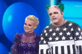 «πάγωσε» το θέατρο με την αδιαθεσία της μητέρας του. Pasxalhs Tsaroyxas Evros News