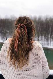 39 Romantic Valentine S Day Hairstyle Makes You Attractive Hair Styles Curly Hair Styles Naturally Scrunchie Hairstyles