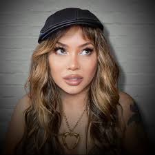 Of Course Matt Mccabe double chin sister Meaghan McCabe Mallon is friends  with Kerry Chin olama