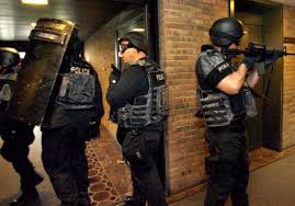 Stars shemar moore as a locally born and raised s.w.a.t. Swat Team On The Prowl The Blade