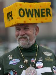 Fans cheer Packers, Vikings