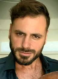 🌞 23 novembre 2024 , Dubaï ... Une nouvelle mélodie est née sous les  doigts de notre magicien ... et il nous l' offre avec son chaleureux  sourire et ce soleil