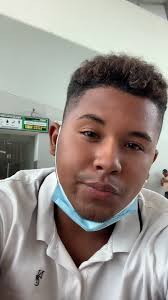 Me siento destrozado💔, la persona que me quieran ayudar escríbanme por  inst: Erickmoreira25 ..❤️