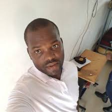 Daniel Canda Ngola (@NgolaCanda)