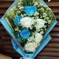 Jenis bunga mawar ini bisa diidentifikasi dari. Jual Super Sale Handbouqet Bunga Mawar Biru Mix Putih Bunga Asli Kado Ultah Wisuda Di Lapak Armmarket50 Bukalapak